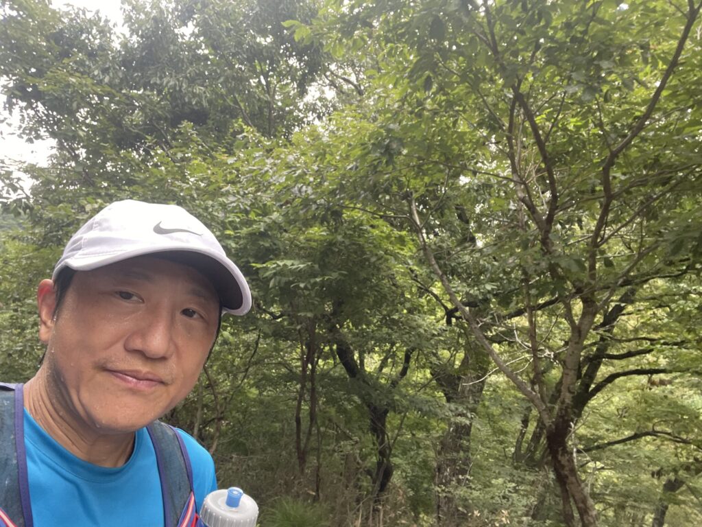 碇高原を歩く自分